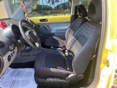 Volkswagen New Beetle 1.6 GPL Giallo usata Pinerolo