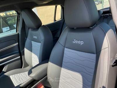 Jeep Avenger 1.2 Turbo 145 CV MHEV 4xe Upland Nero usata Pinerolo