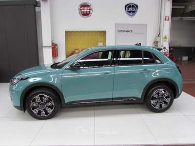 Fiat 600 Hybrid 145 CV DCT MHEV Blu/Azzurro usata Rho