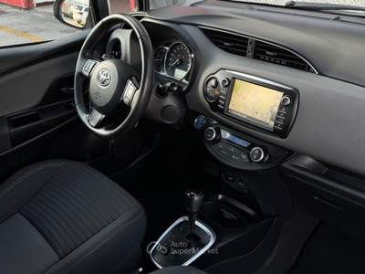 Toyota Yaris 1.5 Hybrid 5 porte Business Iva.esp. Unip Neop Bianco usata Crocetta del Montello