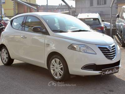 Lancia Ypsilon 5 porte Gold SENSORI APP. TAGLIANDATA Bianco usata Villongo