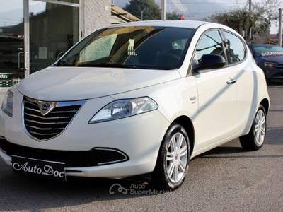 Lancia Ypsilon 5 porte Gold SENSORI APP. TAGLIANDATA Bianco usata Villongo