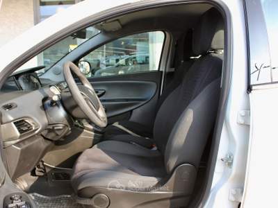 Lancia Ypsilon 5 porte Gold SENSORI APP. TAGLIANDATA Bianco usata Villongo