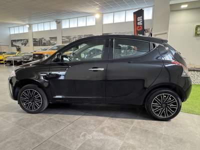 Lancia Ypsilon 1.0 FireFly 70cv Hybrid Silver Nero usata Occhiobello