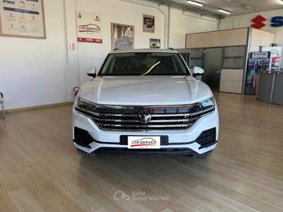 Volkswagen Touareg 3.0 V6 TDI SCR 170kW usata BARI