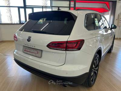 Volkswagen Touareg 3.0 V6 TDI SCR 170kW usata BARI