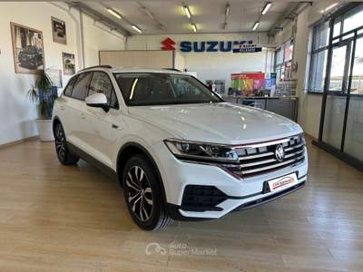 Volkswagen Touareg 3.0 V6 TDI SCR 170kW usata BARI