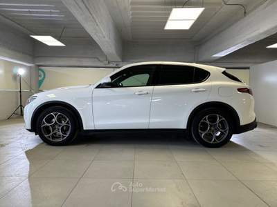 Alfa Romeo Stelvio 2.2 TD 190 CV Sprint AT8 Q4 Bianco usata Milano