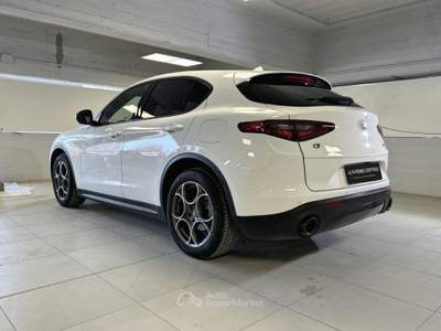 Alfa Romeo Stelvio 2.2 TD 190 CV Sprint AT8 Q4 Bianco usata Milano