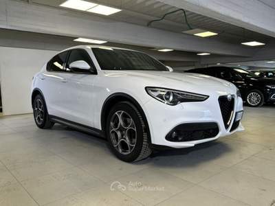 Alfa Romeo Stelvio 2.2 TD 190 CV Sprint AT8 Q4 Bianco usata Milano