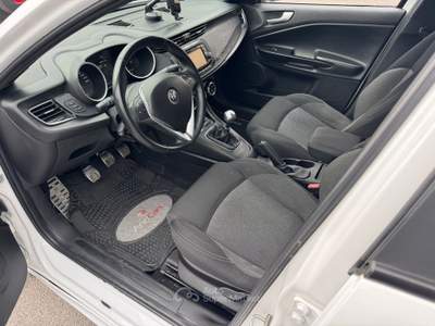 Alfa Romeo Giulietta 1.6 JTDM 120cv Sport Bianco usata San Giuseppe Vesuviano