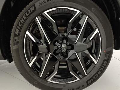 Peugeot 3008 Hybrid 145 e-DCS6 Allure Grigio usata Capua