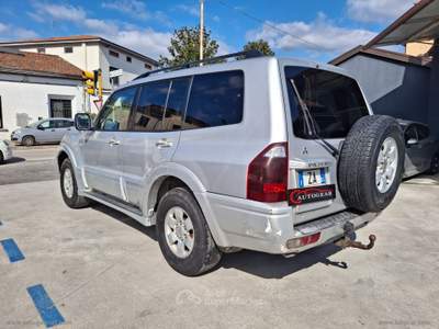 Mitsubishi Pajero Pajero 3.2 16V DI-D 5p. GLS2 - 7 POSTI Grigio usata Prato