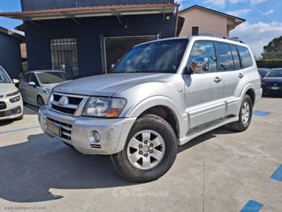 Mitsubishi Pajero Pajero 3.2 16V DI-D 5p. GLS2 - 7 POSTI Grigio usata Prato