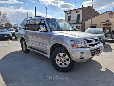 Mitsubishi Pajero Pajero 3.2 16V DI-D 5p. GLS2 - 7 POSTI Grigio usata Prato