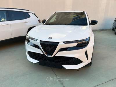 Alfa Romeo Junior 1.2 136 CV Hybrid eDCT6 Bianco usata Brindisi