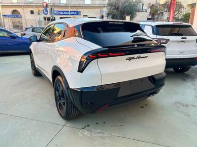 Alfa Romeo Junior 1.2 136 CV Hybrid eDCT6 Bianco usata Brindisi