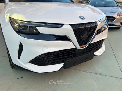 Alfa Romeo Junior 1.2 136 CV Hybrid eDCT6 Bianco usata Brindisi