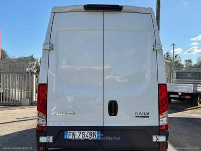 Iveco Daily Daily 35S14SA8V 2.3HPT PLM-TM Furg. Bianco usata San Michele Salentino