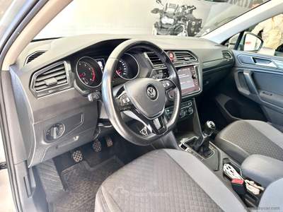 Volkswagen Tiguan Tiguan 1.4 TSI Sport R-LINE BMT Grigio usata Fonte Nuova