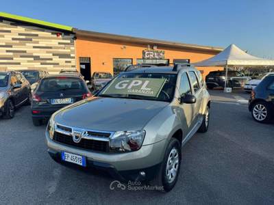 Dacia Duster Duster I 1.6 Laureate Gpl 4x2 110cv my13 Oro usata Latina