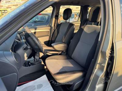 Dacia Duster Duster I 1.6 Laureate Gpl 4x2 110cv my13 Oro usata Latina