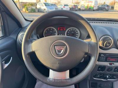 Dacia Duster Duster I 1.6 Laureate Gpl 4x2 110cv my13 Oro usata Latina