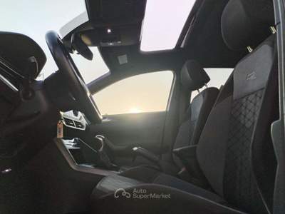 Volkswagen Taigo 1.0 tsi R-Line 110cv -IQ Drive Pack-Telecamera- Bianco usata Francavilla al Mare