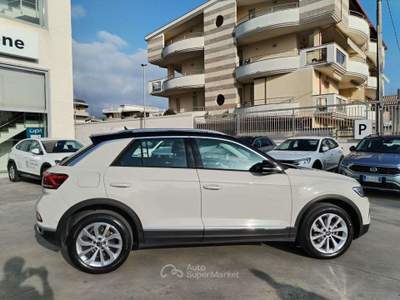 Volkswagen T-Roc 2.0 tdi Style 150cv dsg -Keyless-Telecamera-App- Grigio usata Francavilla al Mare