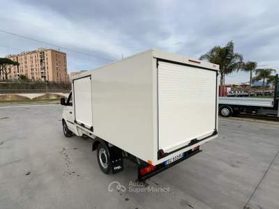 Piaggio Porter NP6 PIAGG NP6 SW LR GPL 3070 TOP BOX ROLLER NP6 SW LR GPL 3070 Top Box Roller Bianco usata Roma