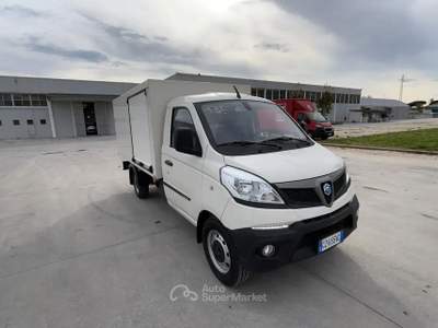 Piaggio Porter NP6 PIAGG NP6 SW LR GPL 3070 TOP BOX ROLLER NP6 SW LR GPL 3070 Top Box Roller Bianco usata Roma