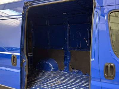 Peugeot Boxer 330 2.2 BlueHDi 140 S&S PM-TM Furgone L2H2 Blu/Azzurro usata Fara Gera d'Adda