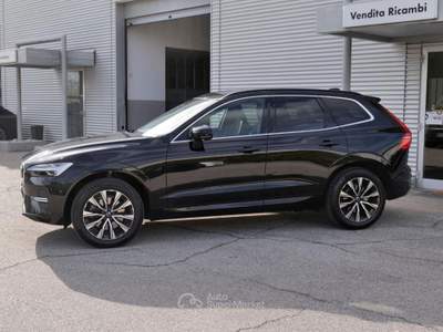 Volvo V60 XC60 2.0 B4 Core aut. Nero usata Civita Castellana