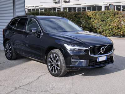 Volvo V60 XC60 2.0 B4 Core aut. Nero usata Civita Castellana