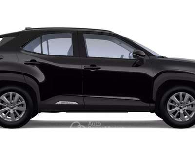 Toyota Yaris Cross 1.5 Hybrid 130 CV 5p. E-CVT 4x4  Active +  Winter Nero usata Melegnano