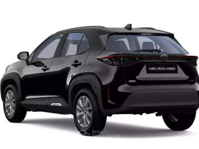 Toyota Yaris Cross 1.5 Hybrid 130 CV 5p. E-CVT 4x4  Active +  Winter Nero usata Melegnano