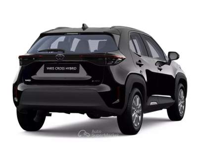 Toyota Yaris Cross 1.5 Hybrid 130 CV 5p. E-CVT 4x4  Active +  Winter Nero usata Melegnano