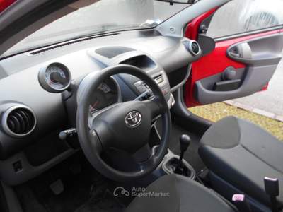Toyota Aygo TENUTA MOLTO BENE Rosso usata ARCO