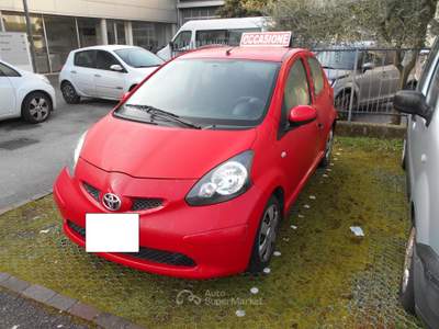 Toyota Aygo TENUTA MOLTO BENE Rosso usata ARCO