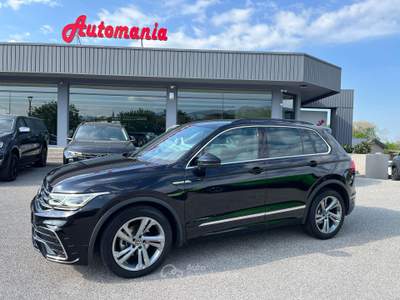 Volkswagen Tiguan Tiguan  2.0 tdi R-Line 150cv dsg Nero usata Buja