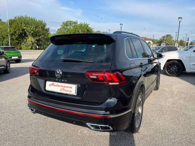 Volkswagen Tiguan Tiguan  2.0 tdi R-Line 150cv dsg Nero usata Buja