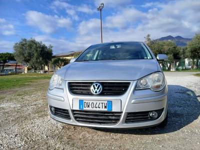 Volkswagen Polo neopatentati Argento usata Massa