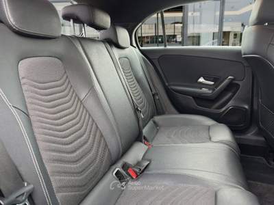 Mercedes-Benz Classe A 180 d Business AUTOMATICA con CarPlay Nero usata Latina