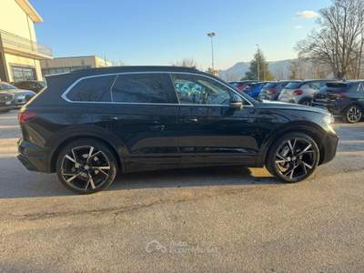 Volkswagen Touareg Touareg 3.0 TDI 286CV R-Line Nero usata Agnone