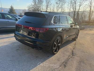 Volkswagen Touareg Touareg 3.0 TDI 286CV R-Line Nero usata Agnone