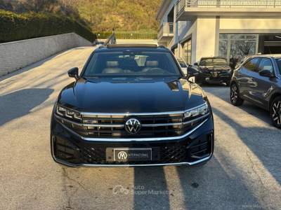 Volkswagen Touareg Touareg 3.0 TDI 286CV R-Line Nero usata Agnone