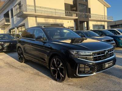 Volkswagen Touareg Touareg 3.0 TDI 286CV R-Line Nero usata Agnone