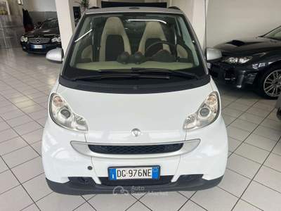Smart ForTwo Fortwo II Cabrio Cabrio 1.0 Passion 71cv Bianco usata Caravaggio