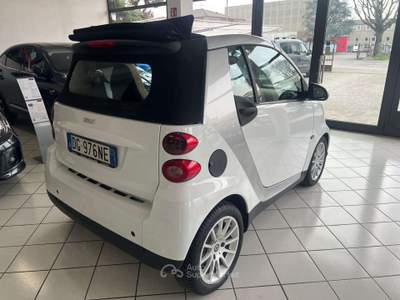 Smart ForTwo Fortwo II Cabrio Cabrio 1.0 Passion 71cv Bianco usata Caravaggio