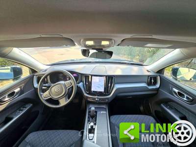 Volvo XC60 B4 auto Core PARI AL NUOVO! Blu/Azzurro usata Legnano